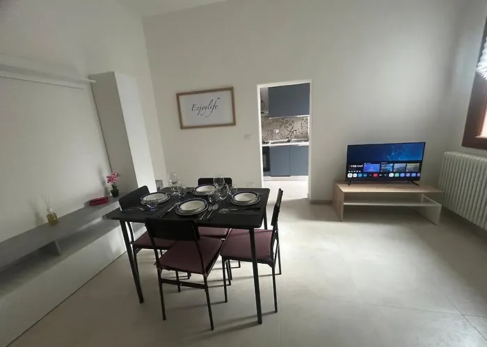 Carradori 2 Apartment-historic Center-autodromo Apartman *